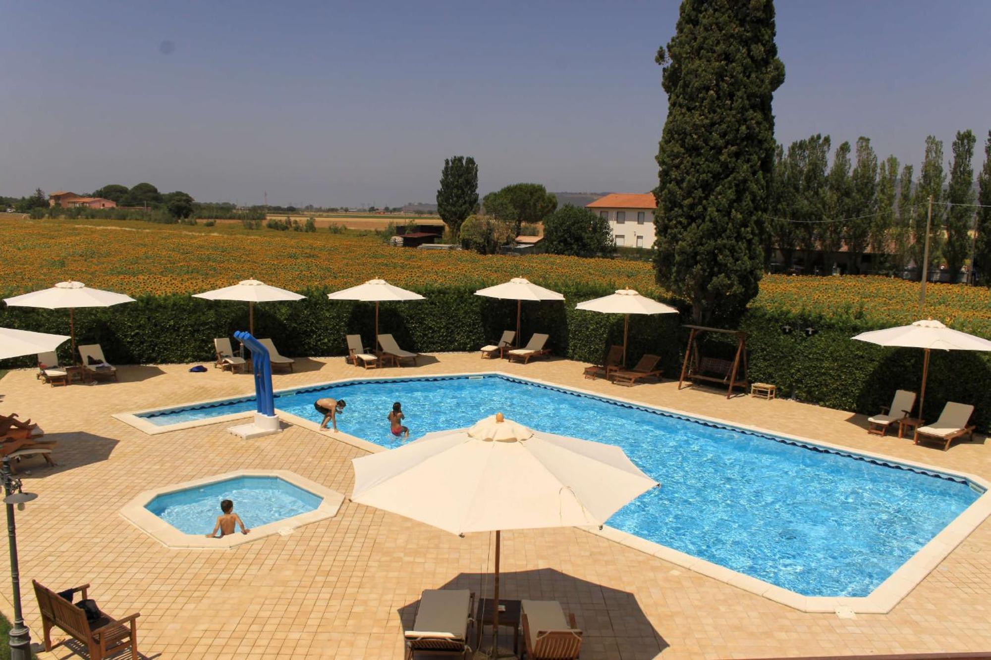 Podere Tre Cipressi Aparthotel Campiglia Marittima Kültér fotó