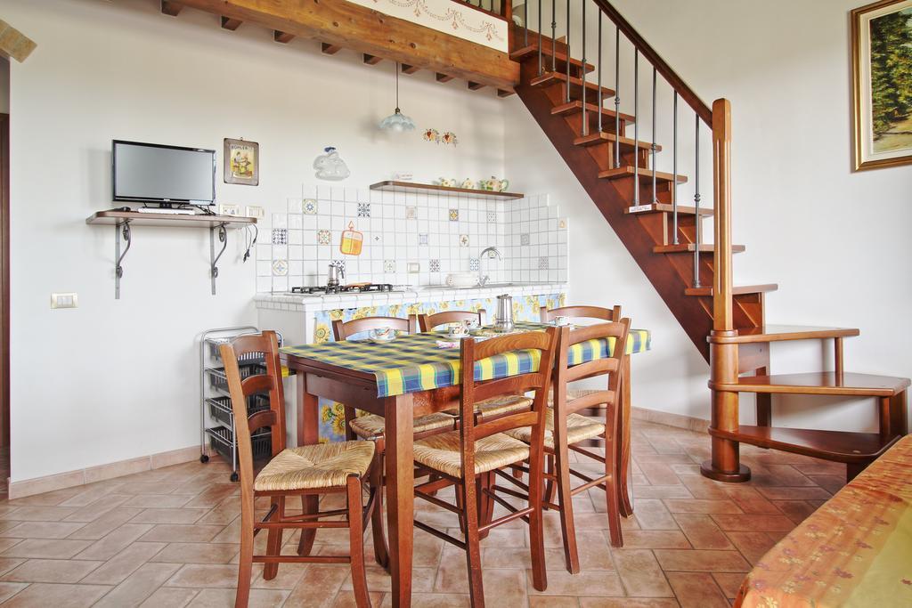 Podere Tre Cipressi Aparthotel Campiglia Marittima Kültér fotó