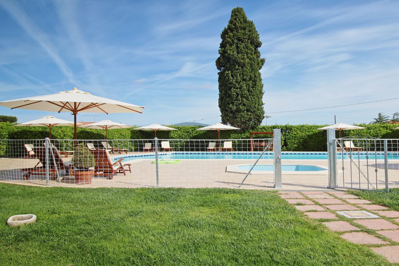 Podere Tre Cipressi Aparthotel Campiglia Marittima Kültér fotó