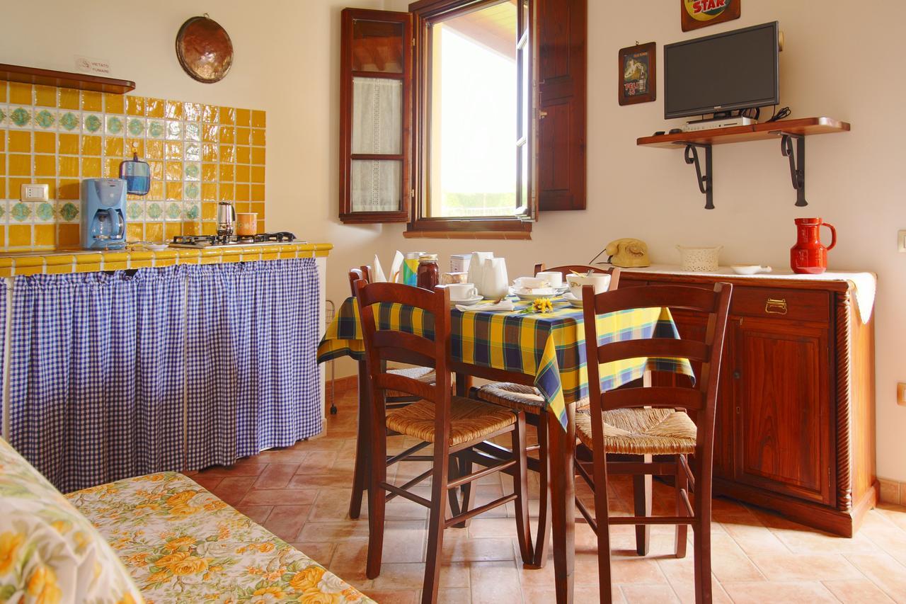 Podere Tre Cipressi Aparthotel Campiglia Marittima Kültér fotó