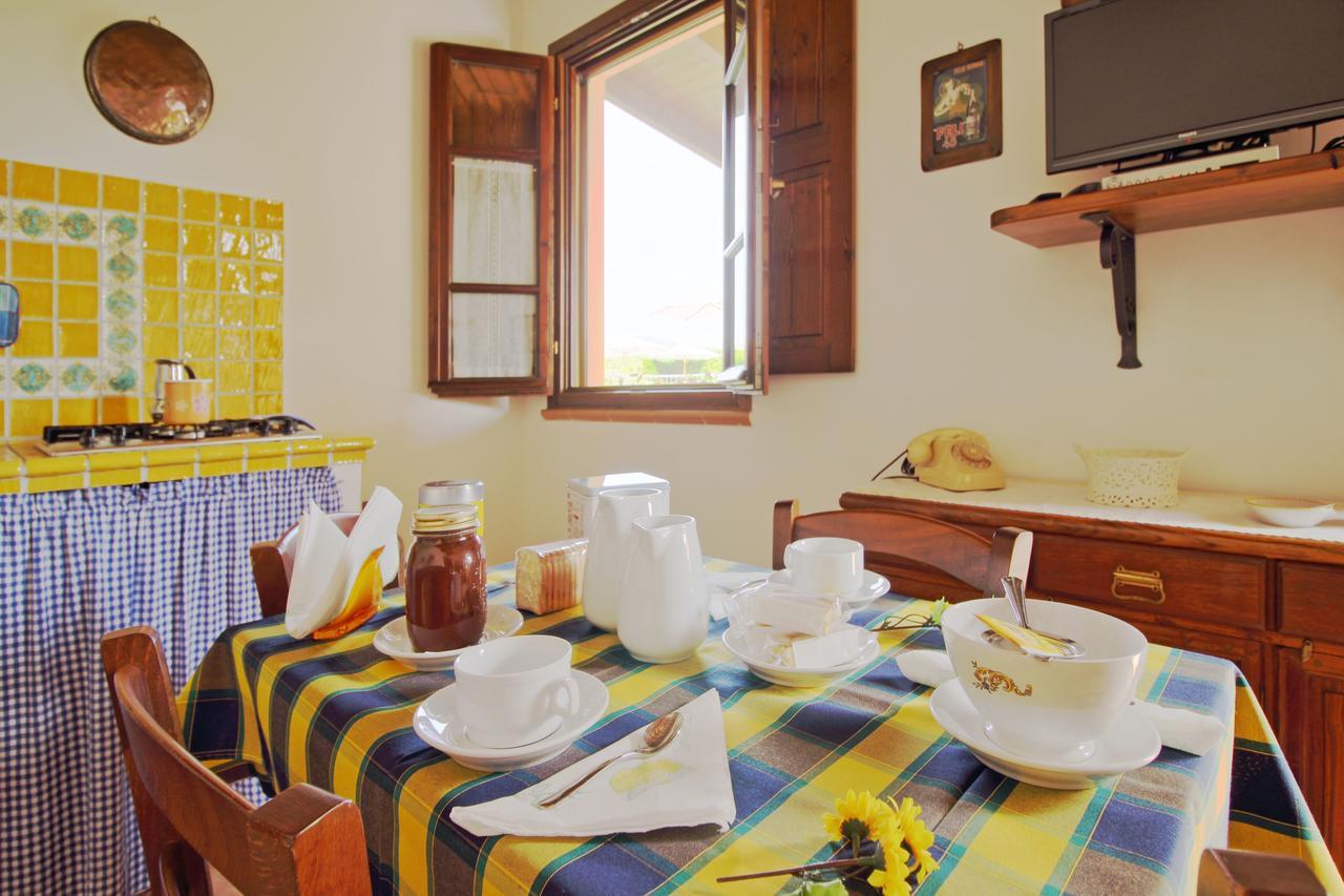 Podere Tre Cipressi Aparthotel Campiglia Marittima Kültér fotó